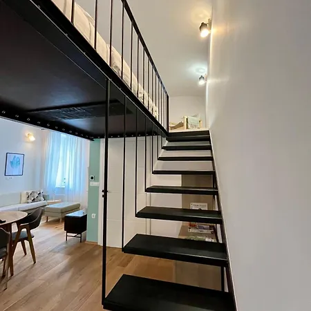 Crystal Self-check-in Liubliana